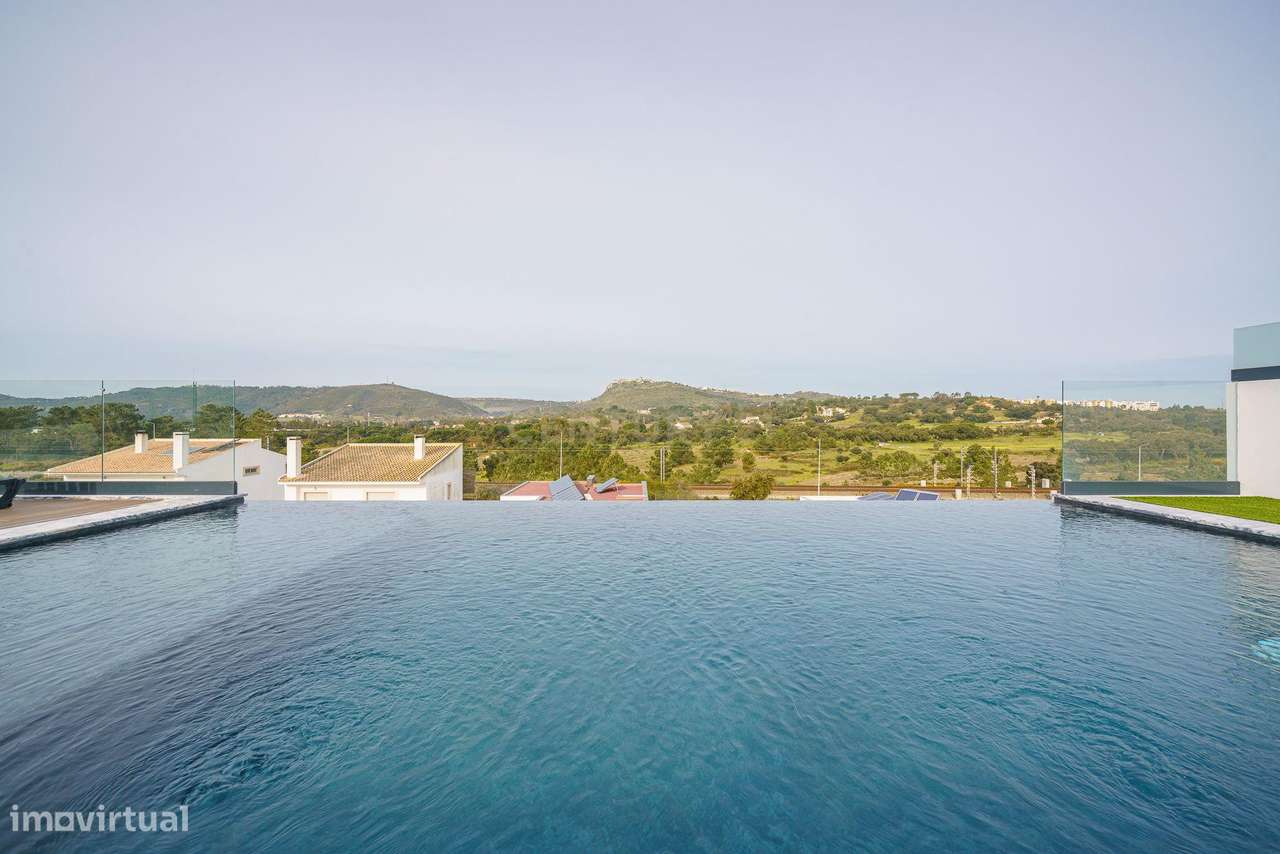 Moradia T3 Térrea a estrear com piscina e vista Serra-Setúbal - Grande imagem: 3/41