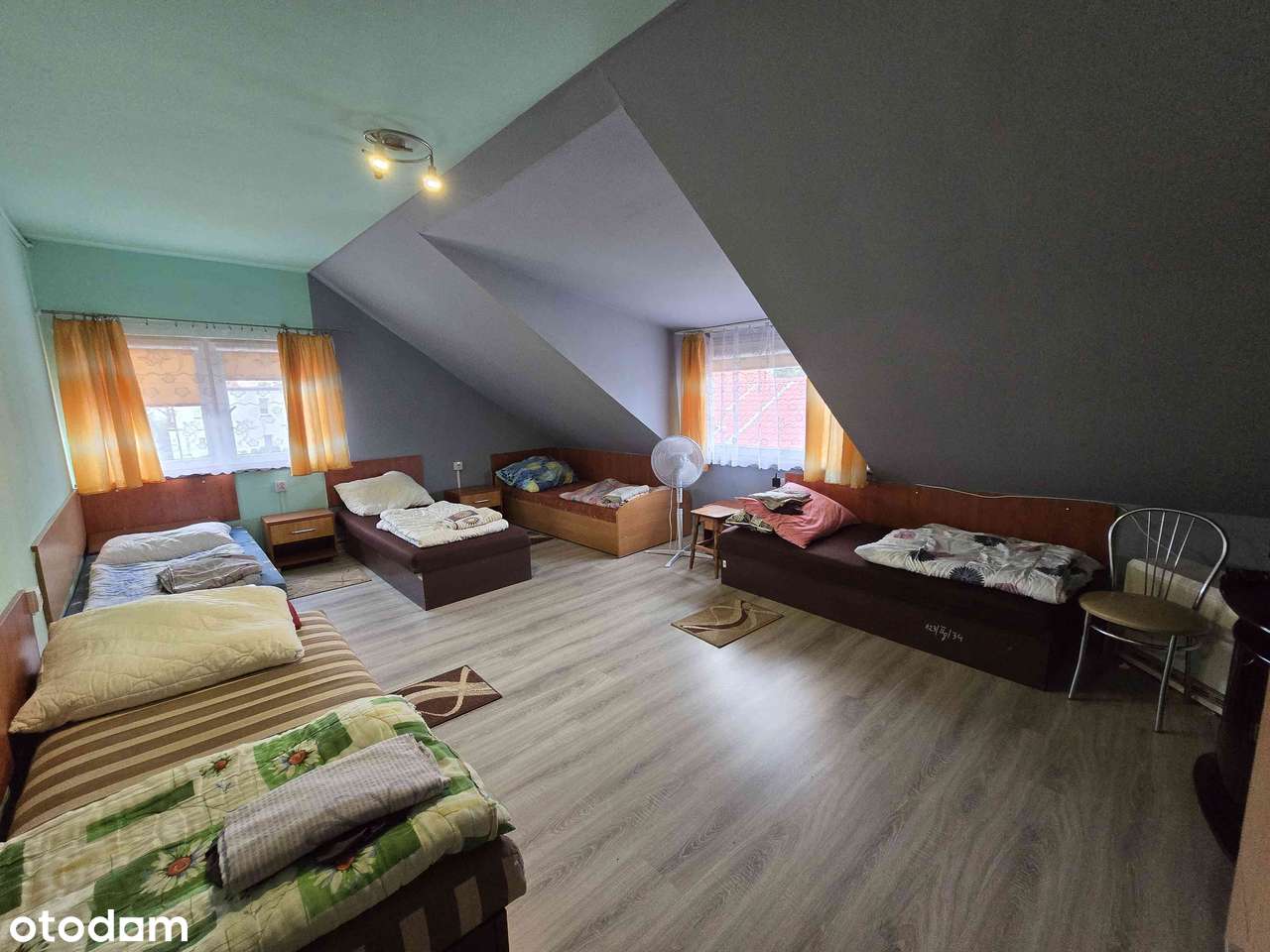 Połowa bliźniaka  wraz z działającym  biznesem-8