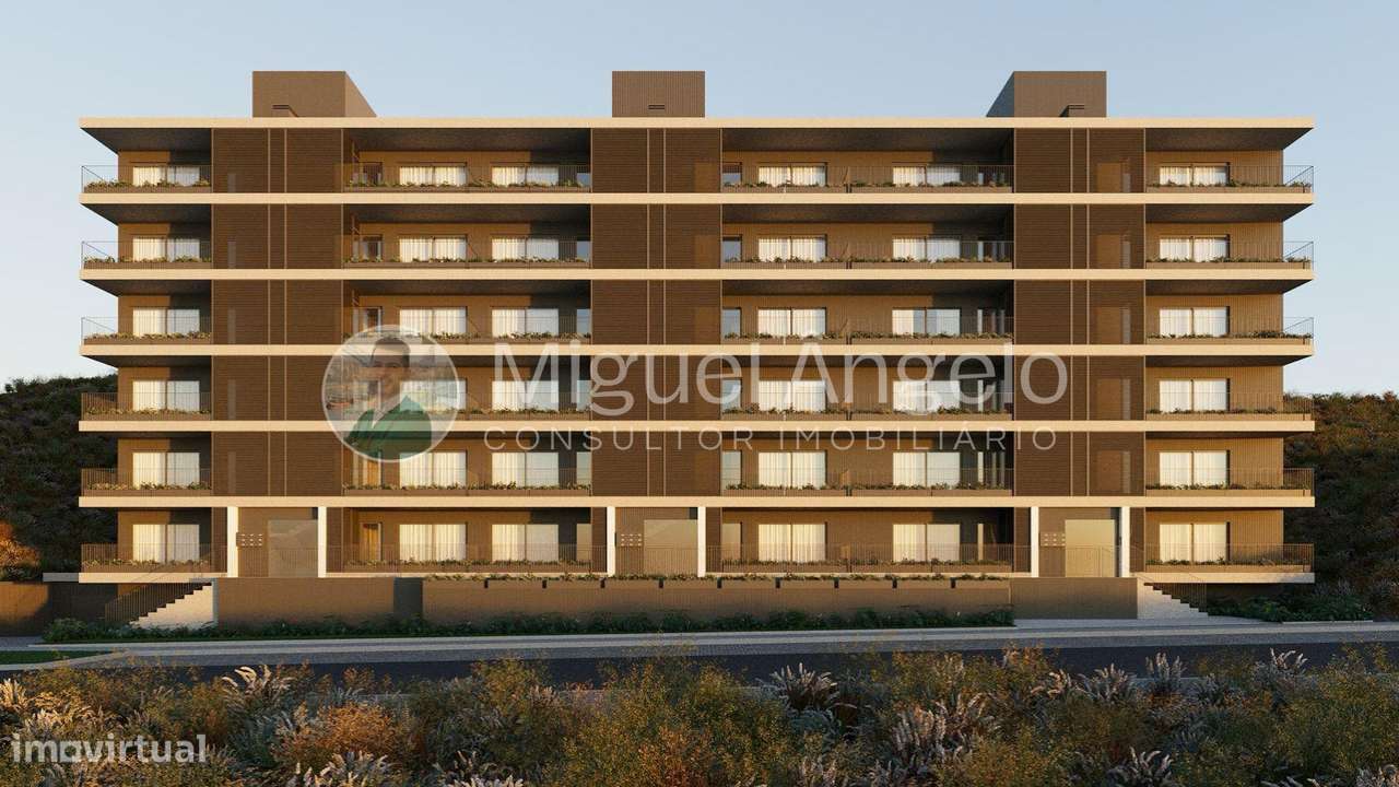 T2 novo no Egas Moniz Residence com varanda e excelente localização-7