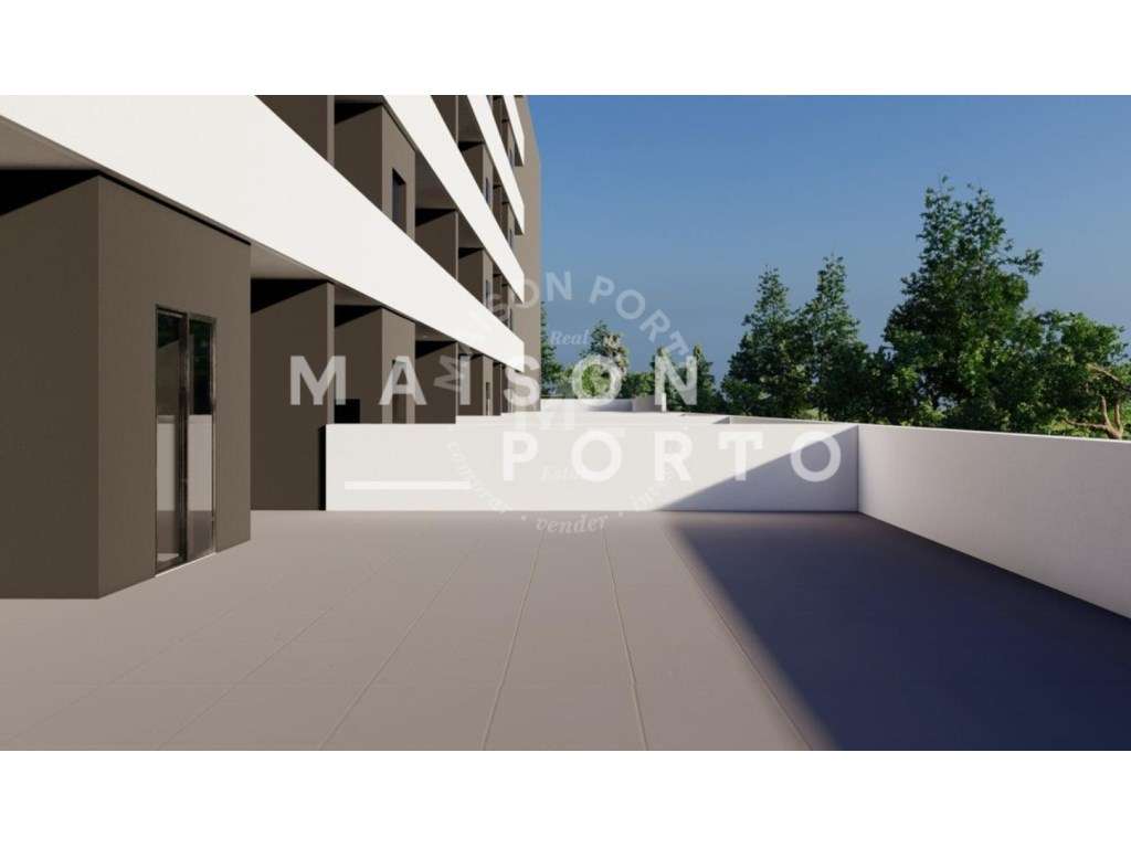 Apartamento T2 com Varanda, Suite e Lugar de Estacionamento em Água...-9