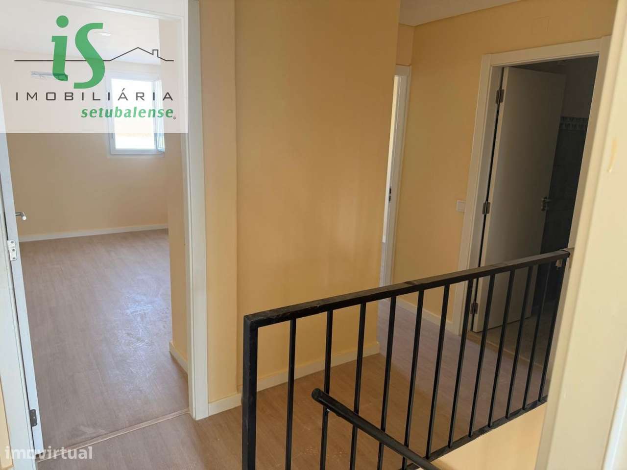 MORADIA T4 TRANSFORMADA EM T3 | TOTALMENTE REMODELADA | CASAL DE FIGUE-17