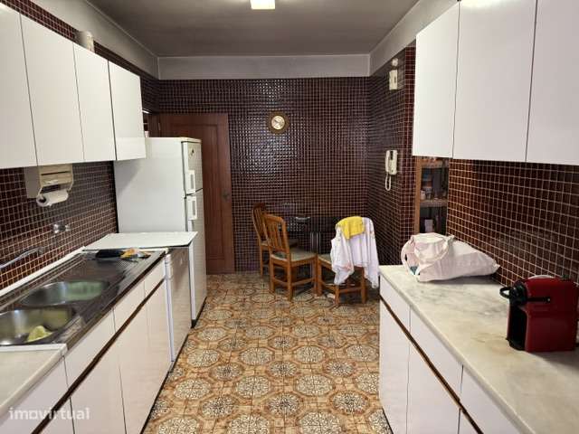 Apartamento T5 na Rua do Campo Alegre-17
