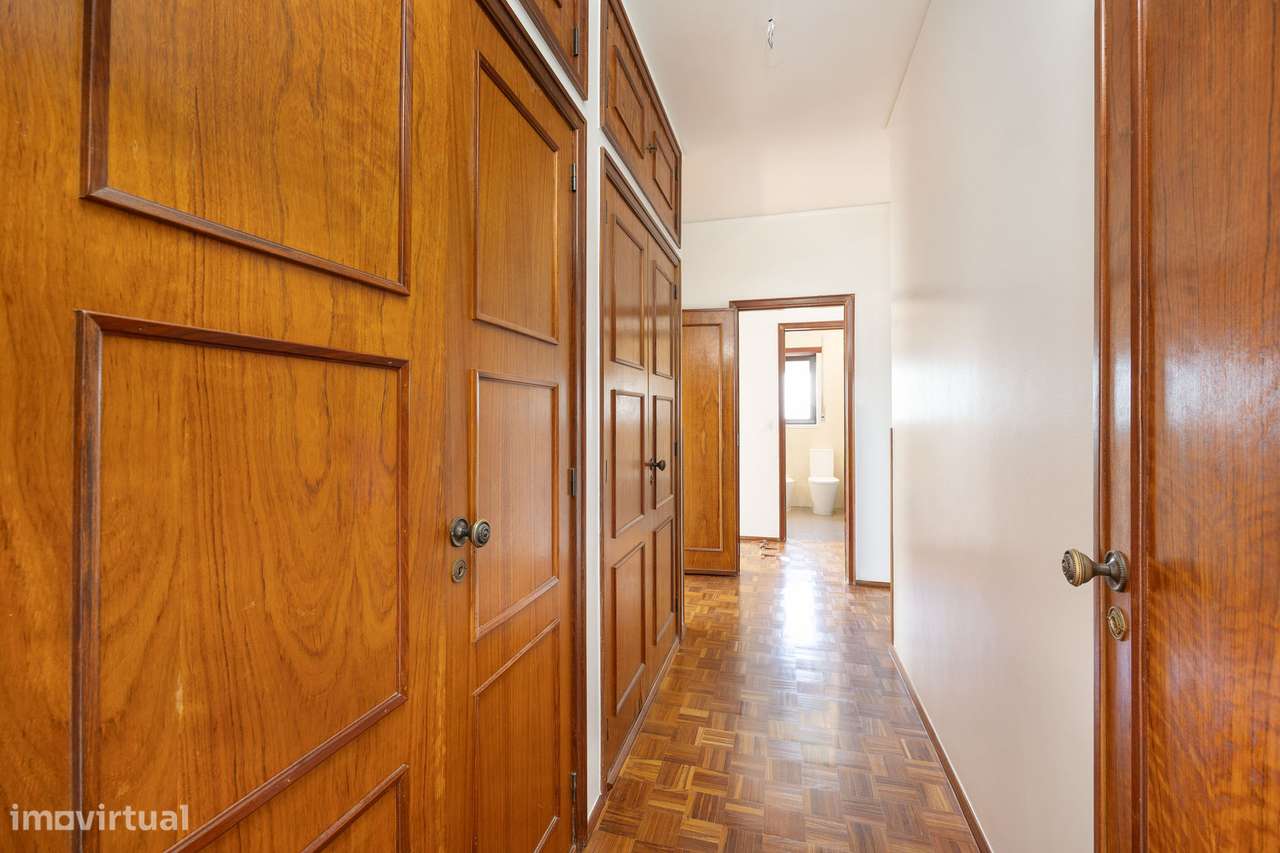 Apartamento T5 | Último Piso | Capuchos, Leiria-20