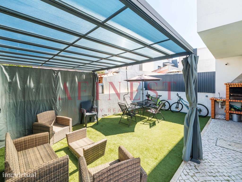 MORADIA T3+1 MODERNA EM FERNÃO FERRO | 2023 | LOGRADOURO PARA 3 CARROS - Grande imagem: 3/48