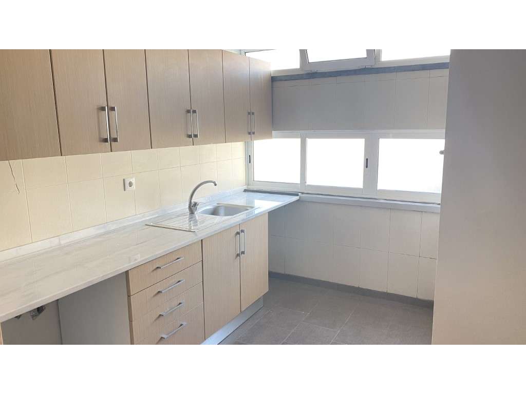 T3 remodelado e semiequipado na Parede - Grande imagem: 4/18