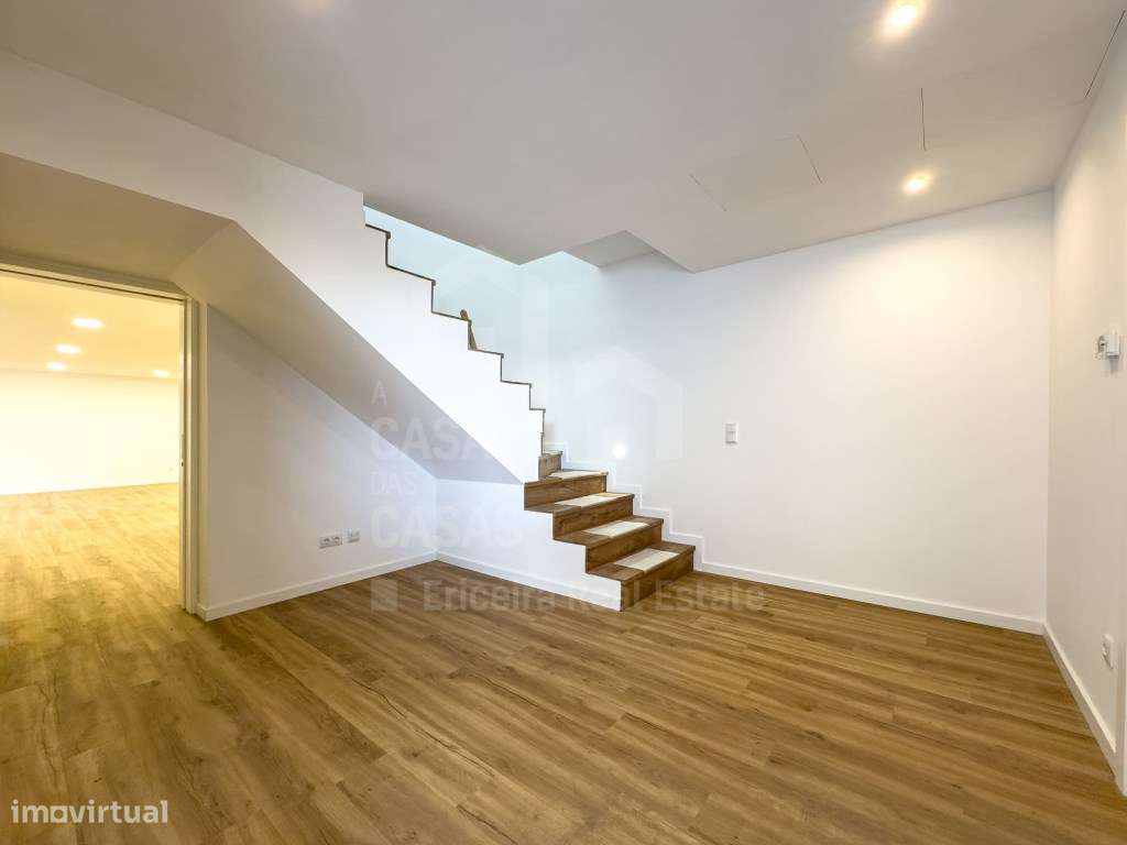 Vende Moradia T4 - Santa Cruz 5 km, A Casa das Casas-22