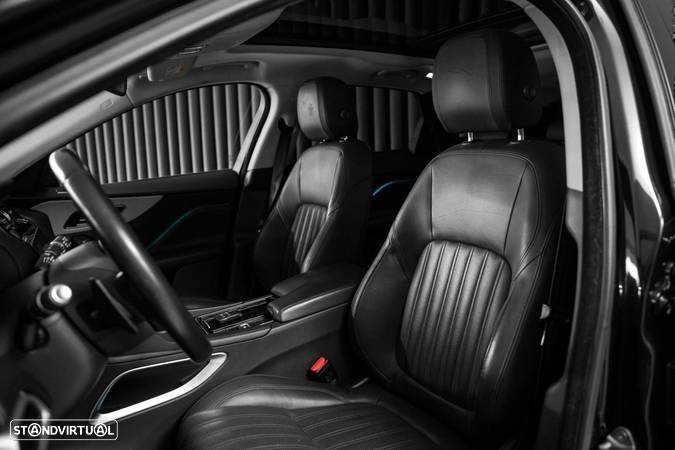 Jaguar F-Pace 2.0 i4D Prestige AWD Aut. - 45