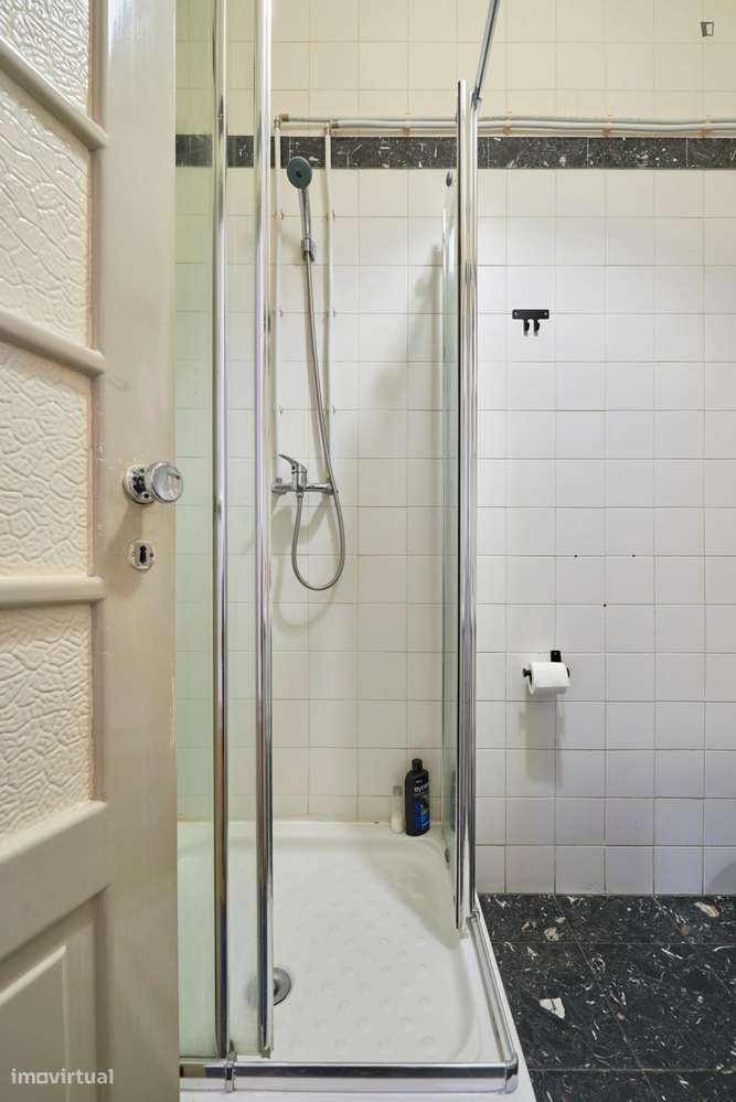 Quarto - localizado em Alameda Lisbon - Grande imagem: 3/26