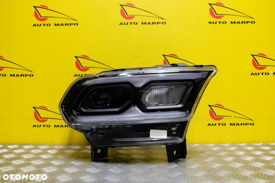 DODGE DURANGO LIFT 2021- REFLEKTOR LAMPA PRAWA CZARNA LED USA - 2