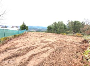Terreno para construção no centro de Vilela do Tâmega