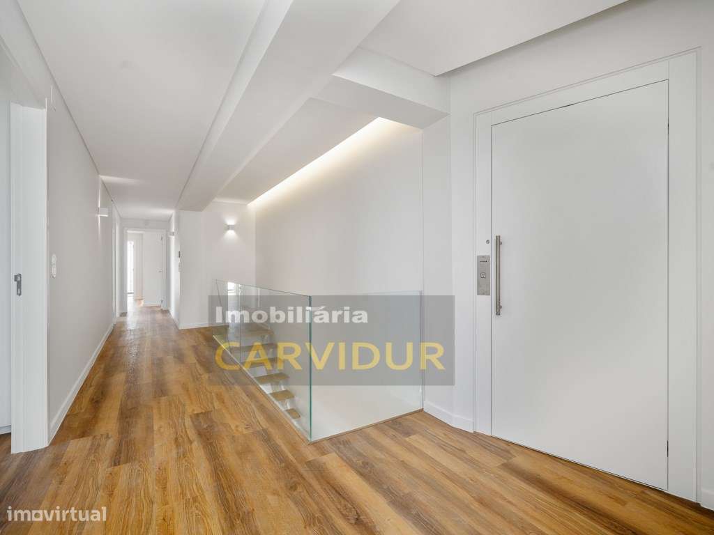 Moradia T5 de Luxo com Piscina Infinita ,Campo de Padel e Elevador ...-12