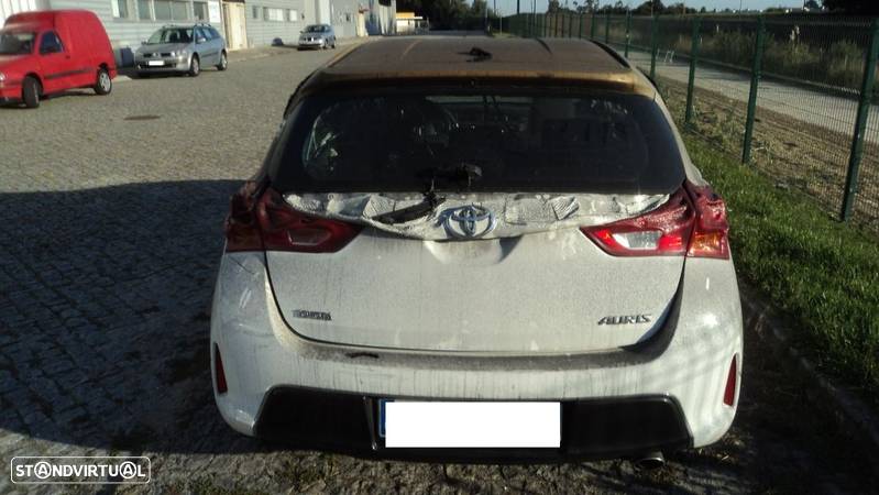 Toyota Auris 2.0 D-4D 5P 2014 - Para Peças - 7