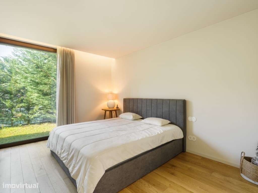 Moradia Exclusiva V4 com Piscina aquecida-34