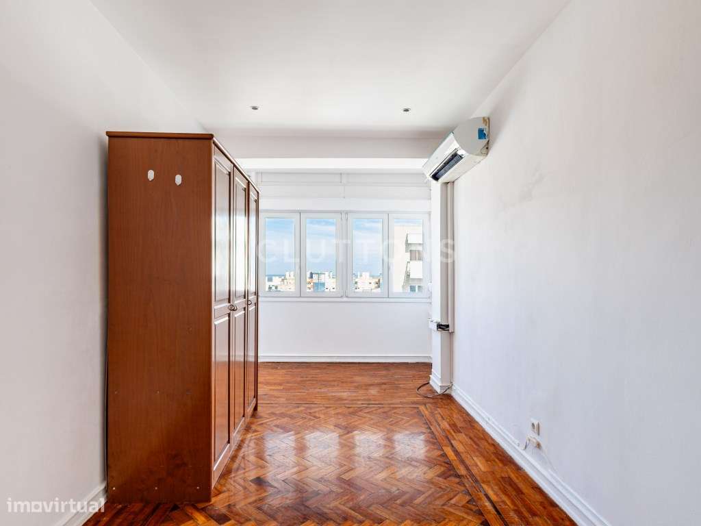 Apartamento T1+1 Penha França com vista desafogada-10