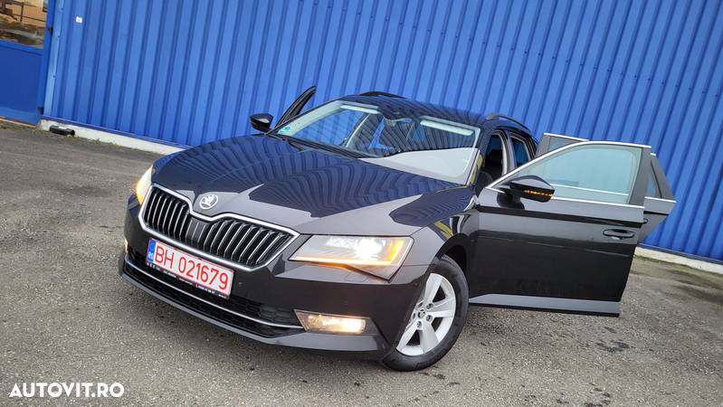 Skoda Superb Combi 2.0 TDI DSG Ambition - 5