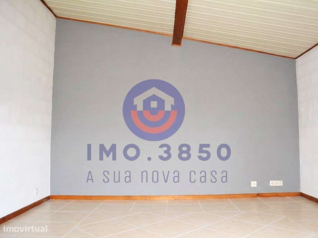 Moradia T4 c/ excelentes áreas-14