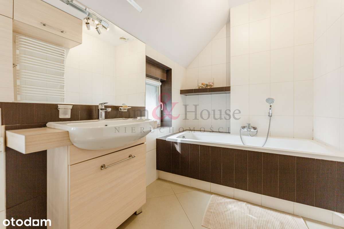 Odnowione, słoneczne 5 pokoi w kameralnym budynku-10