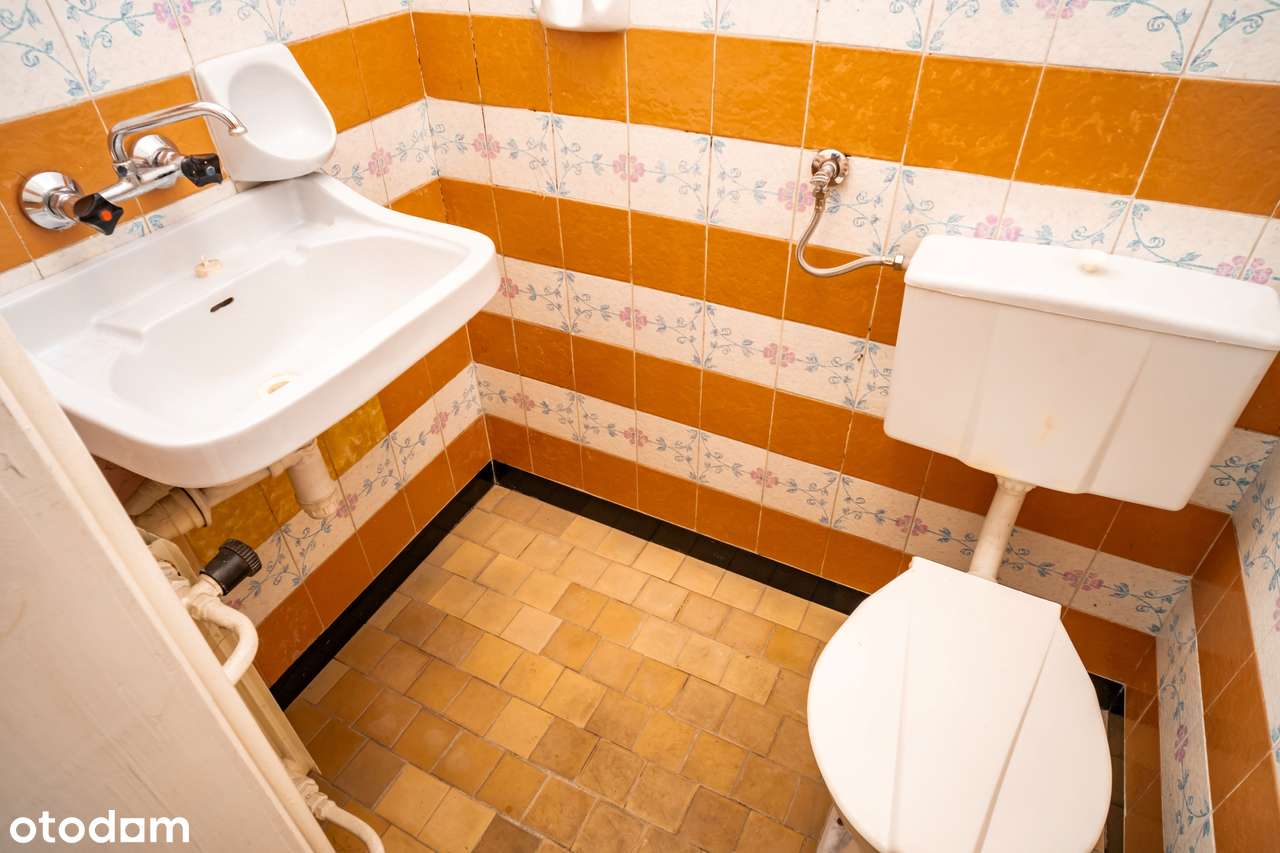 Przestronny dom wolnostojący o powierzchni 180 m² w Orzechowie-11