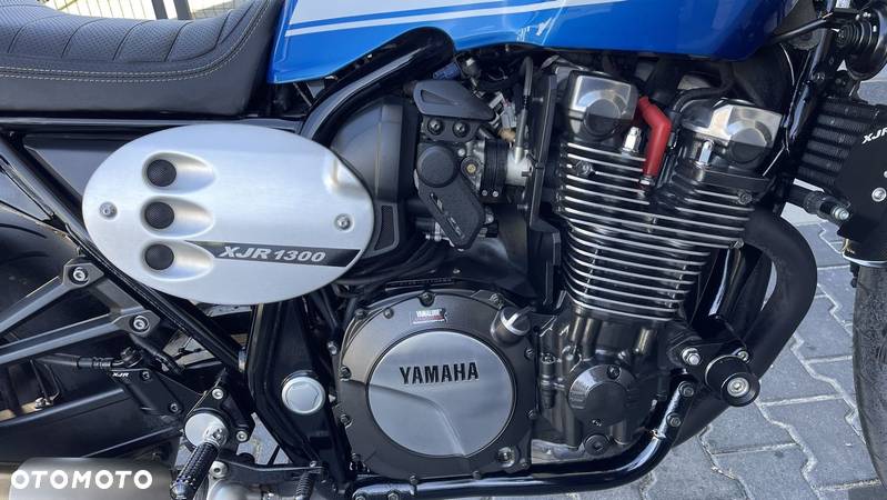 Yamaha XJR - 11