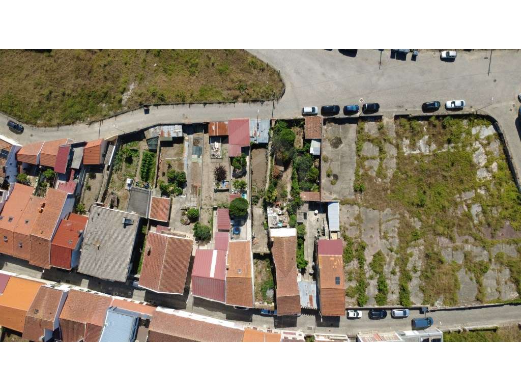 Terreno com projeto aprovado no centro de OVAR-8
