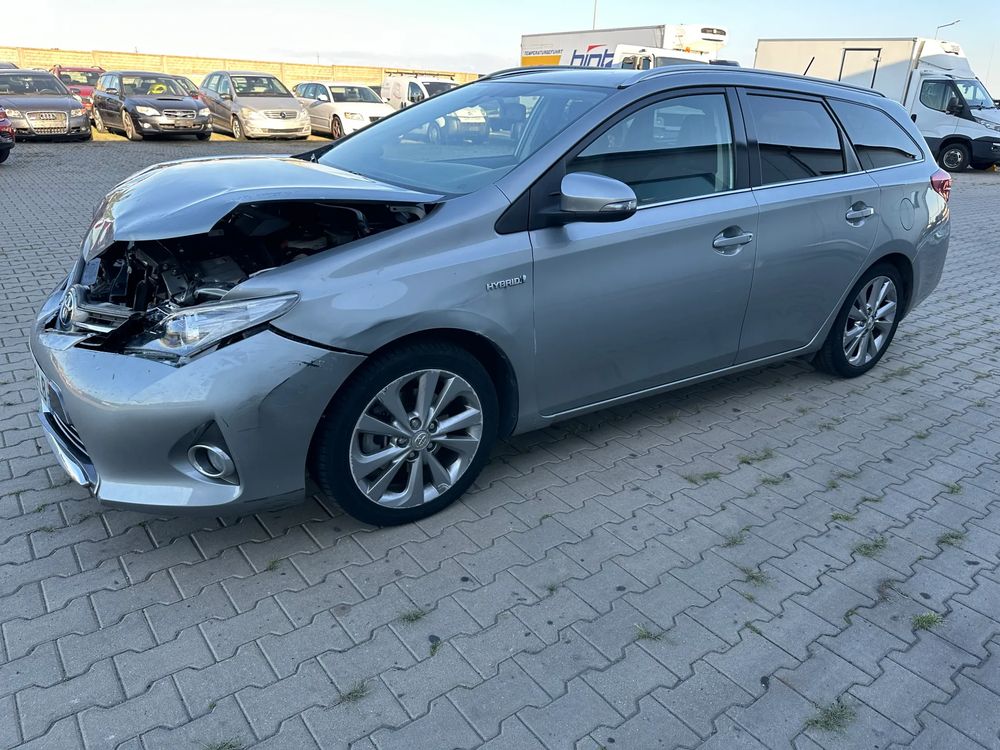 Toyota Auris II (2012-) 1.8 HSD Luna 2014