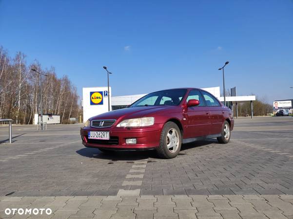 Honda Accord 2.0 ES - 1