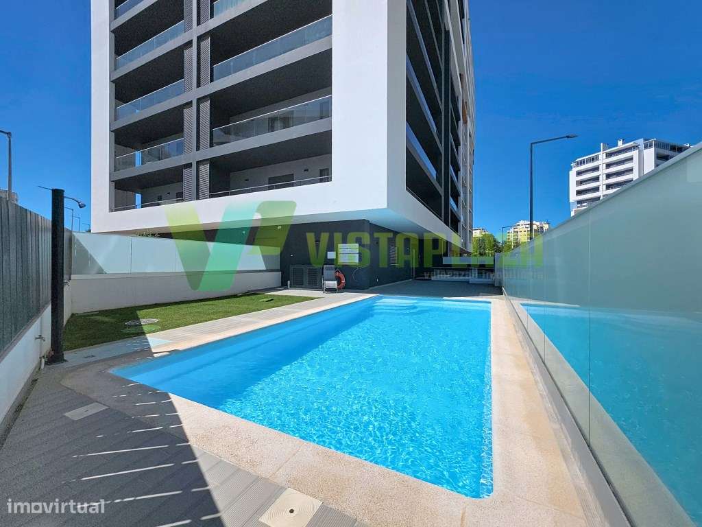 Apartamento Duplex com Terraço e Vista Panorâmica, piscina e garage...-47