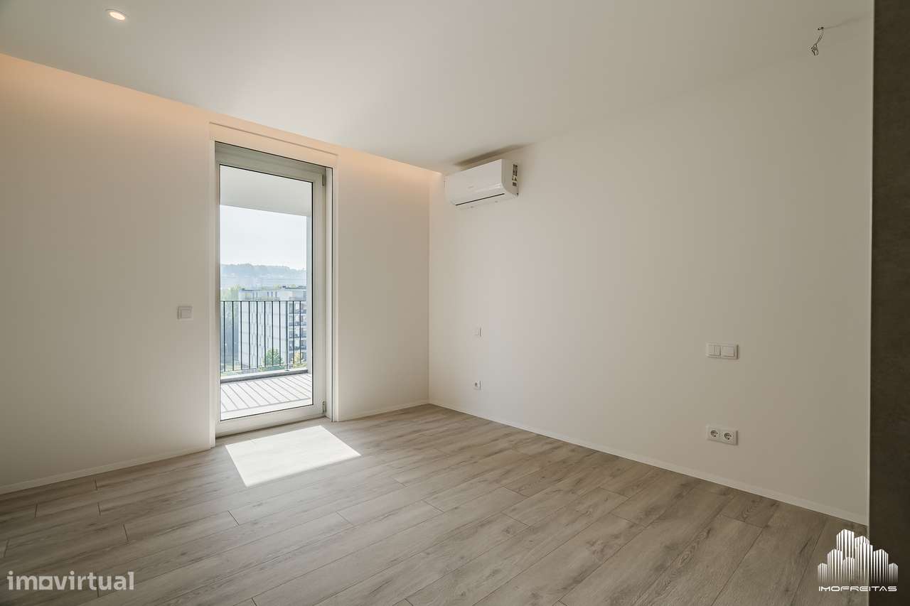 Fantástica Penthouse T4 com três Frentes e um Terraço de 120m2!-31