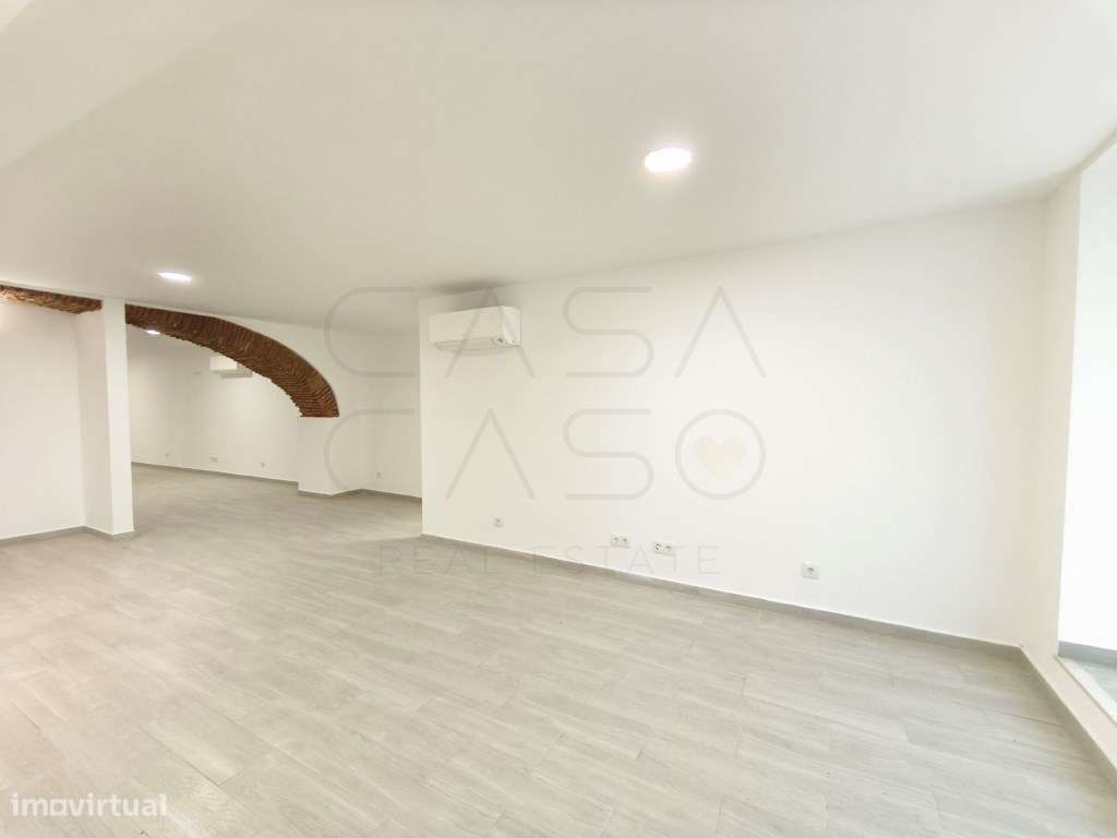 Prédio totalmente remodelado com 3 apartamentos independentes na Ba...-27