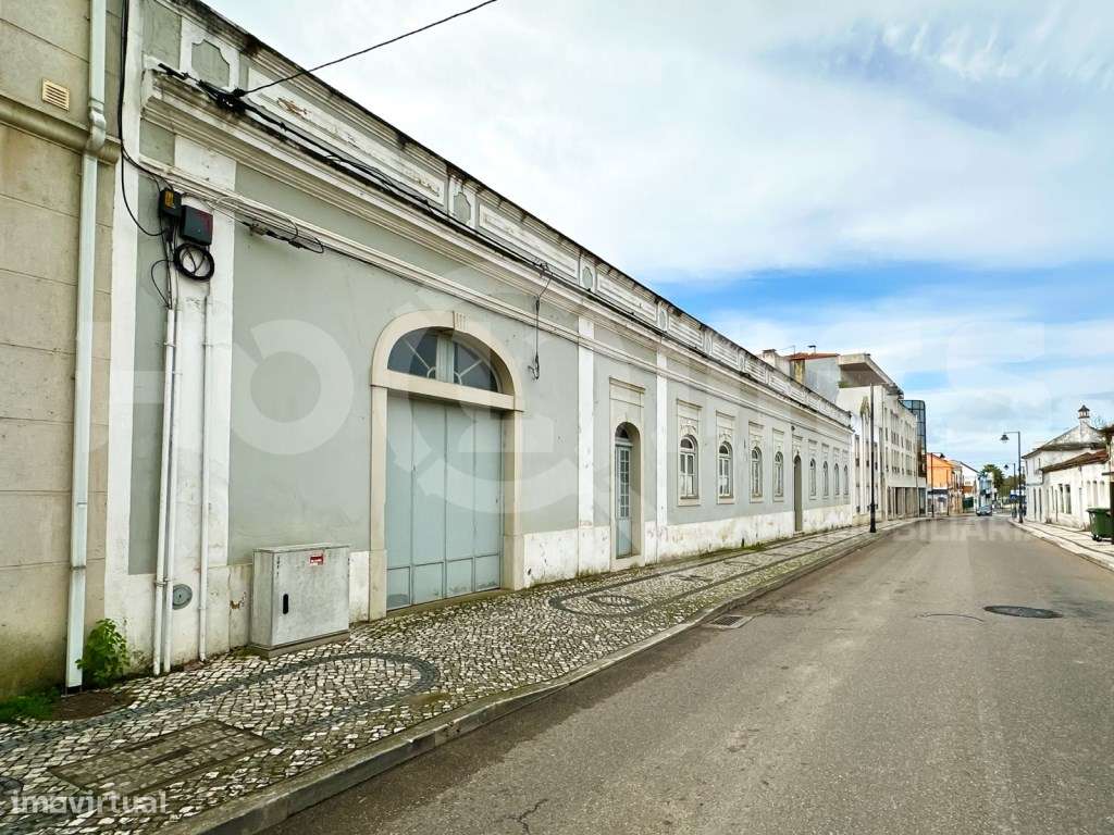 Moradia Secular de Charme | Casa + Jardim + Anexos | Potencial Hote...-54