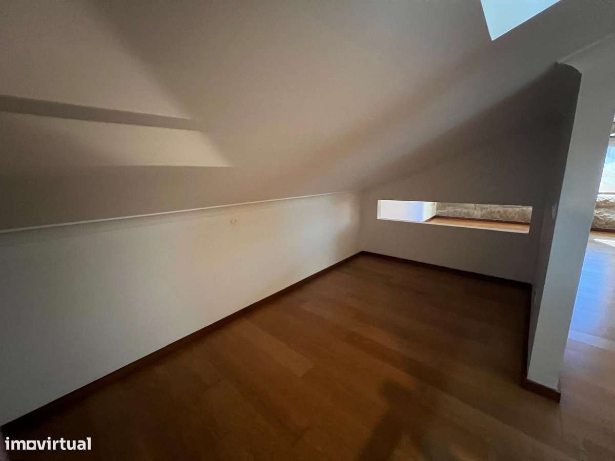 Moradia T4+2  3 Frentes monte dos Burgos-6