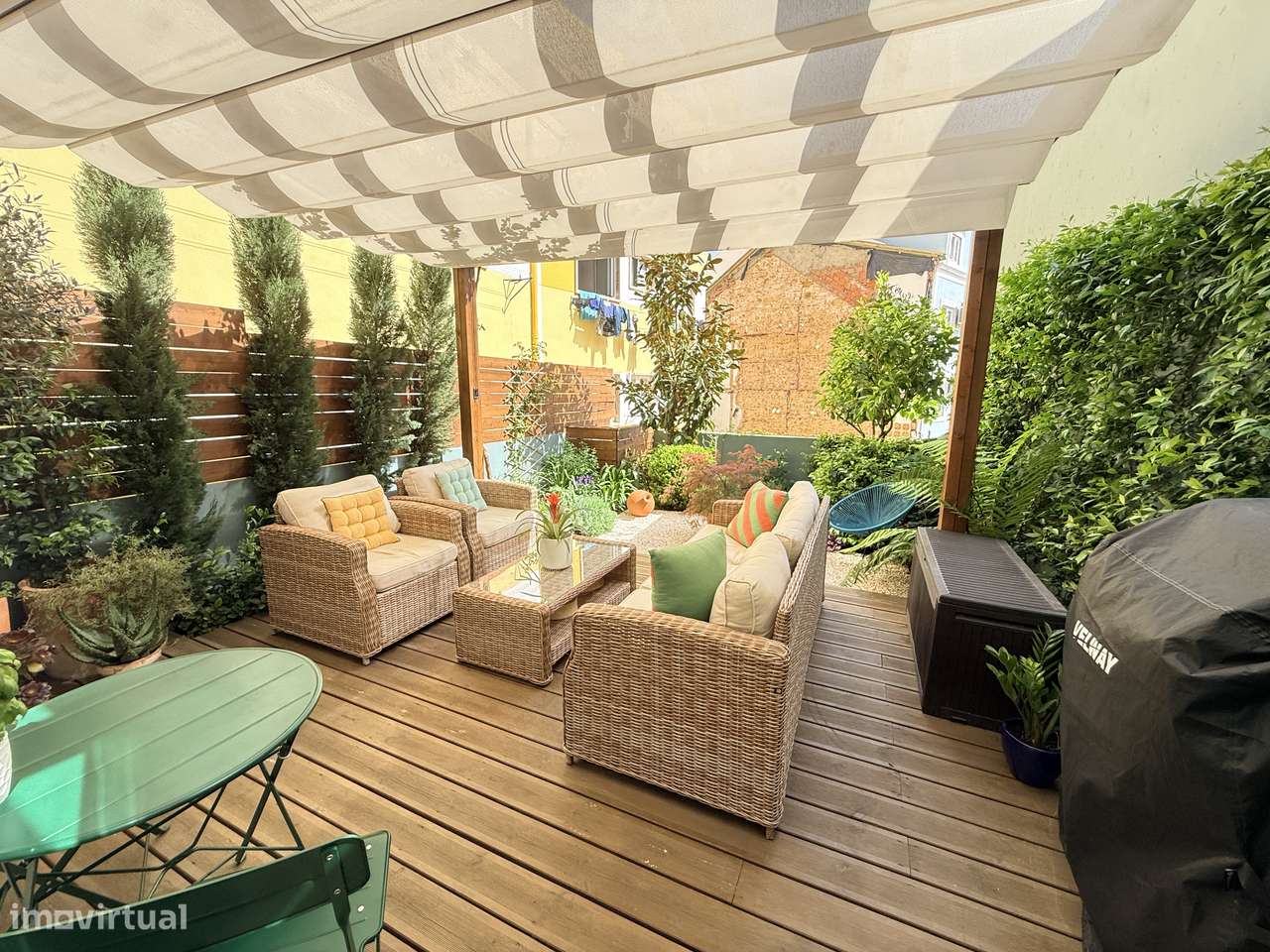 T2 com 2 casas de banho e jardim privativo na Graça-38