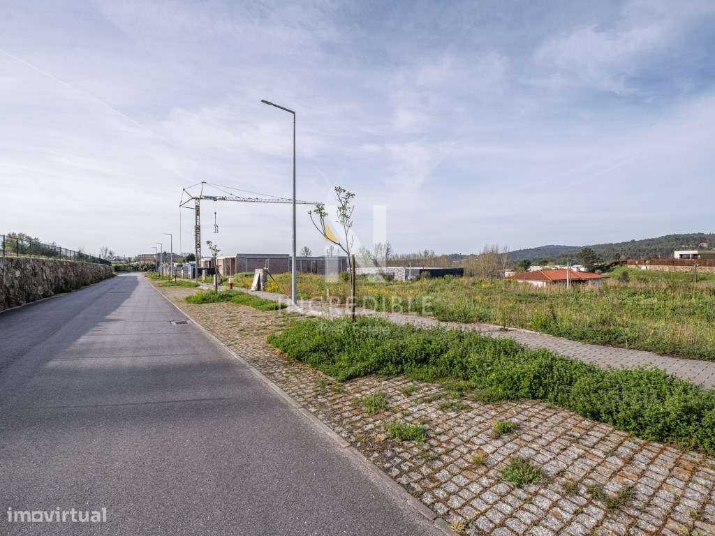 Terreno c/Projeto Aprovado para Moradia em Moure, Vila Verde - Grande imagem: 4/30