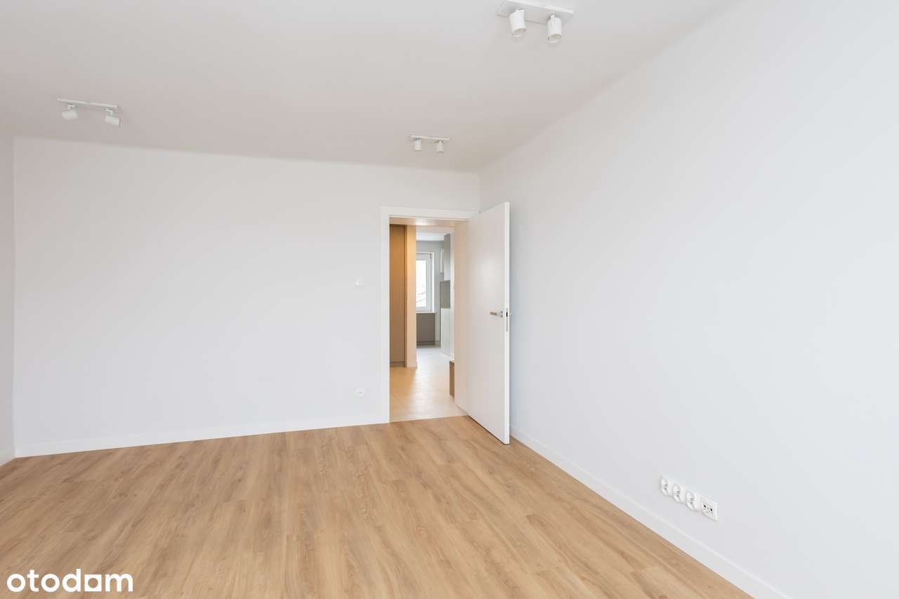 Dwa pokoje plus osobna kuchnia. Mieszkanie po generalnym remoncie.-12