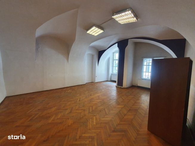 De închiriat un spațiu de birou în centrul Clujului