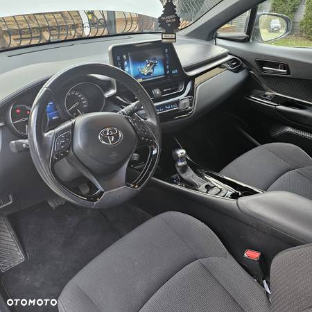 Toyota C-HR Hybrid Style - 13