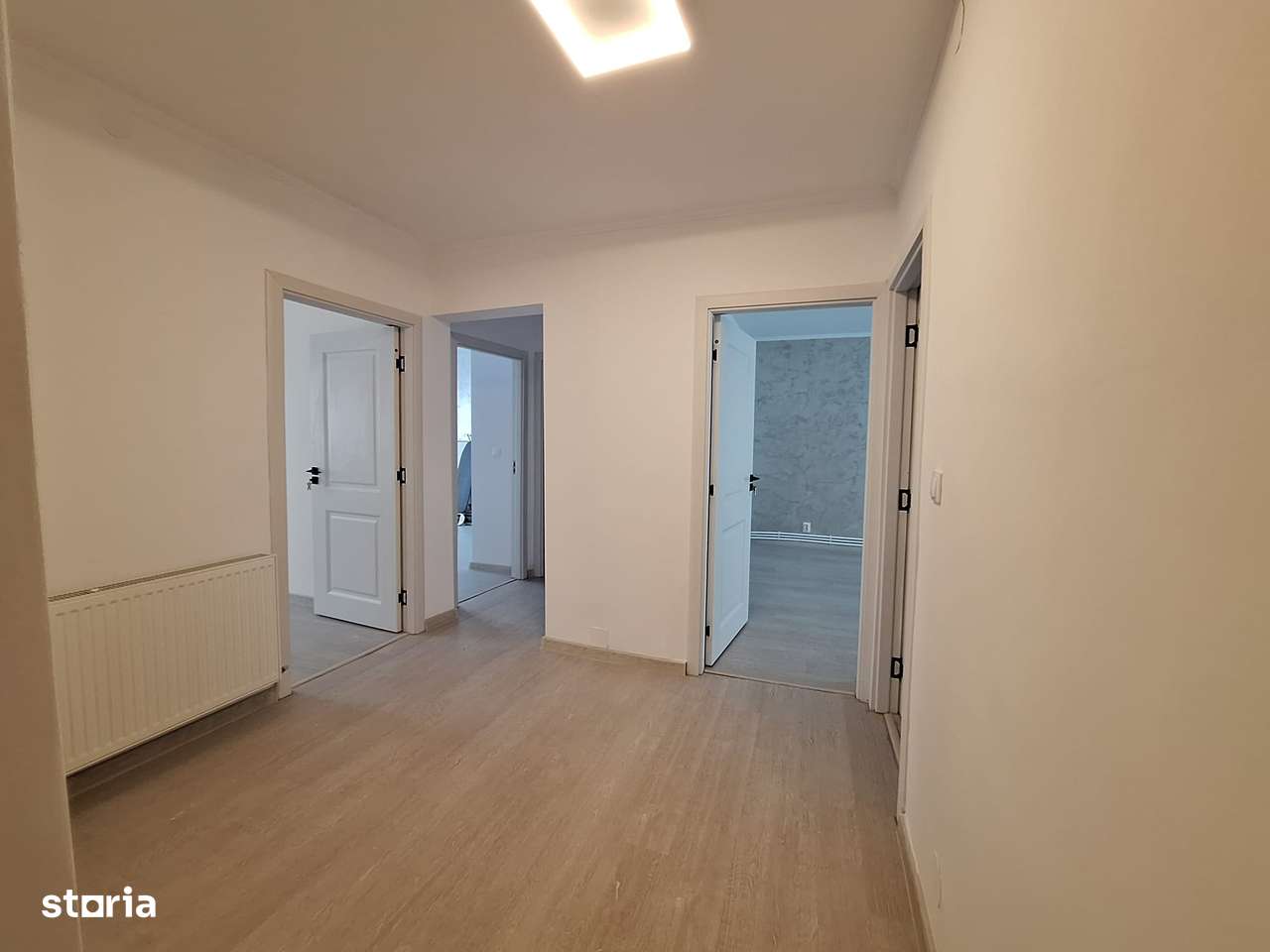 Apartament 3 camere decomandate,renovat,etaj 1,Piata Sud-1