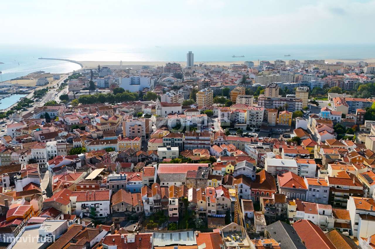 Moradia | 3 Pisos | Recuperar | Centro Histórico | Figueira da Foz - Grande imagem: 5/26