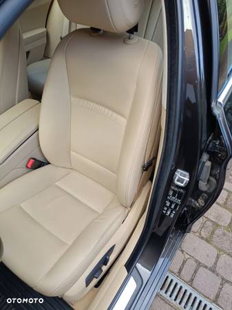 BMW Seria 5 525d xDrive Luxury Line - 4