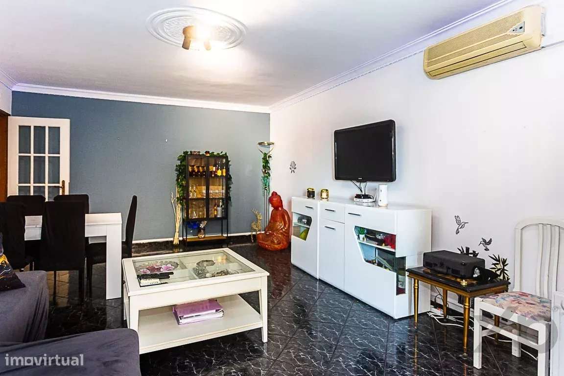 Apartamento T2 em Olhão com varanda e terraço coberto | Excelente loca - Grande imagem: 5/28