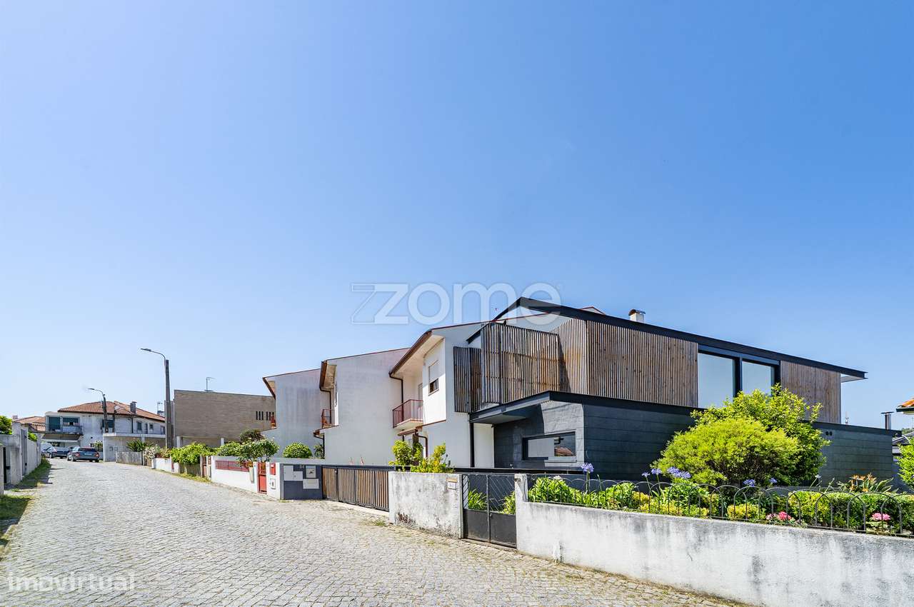 Moradia Ind. T3 Semi-Nova com Piscina em Carreço, Viana do Castelo - Grande imagem: 3/60