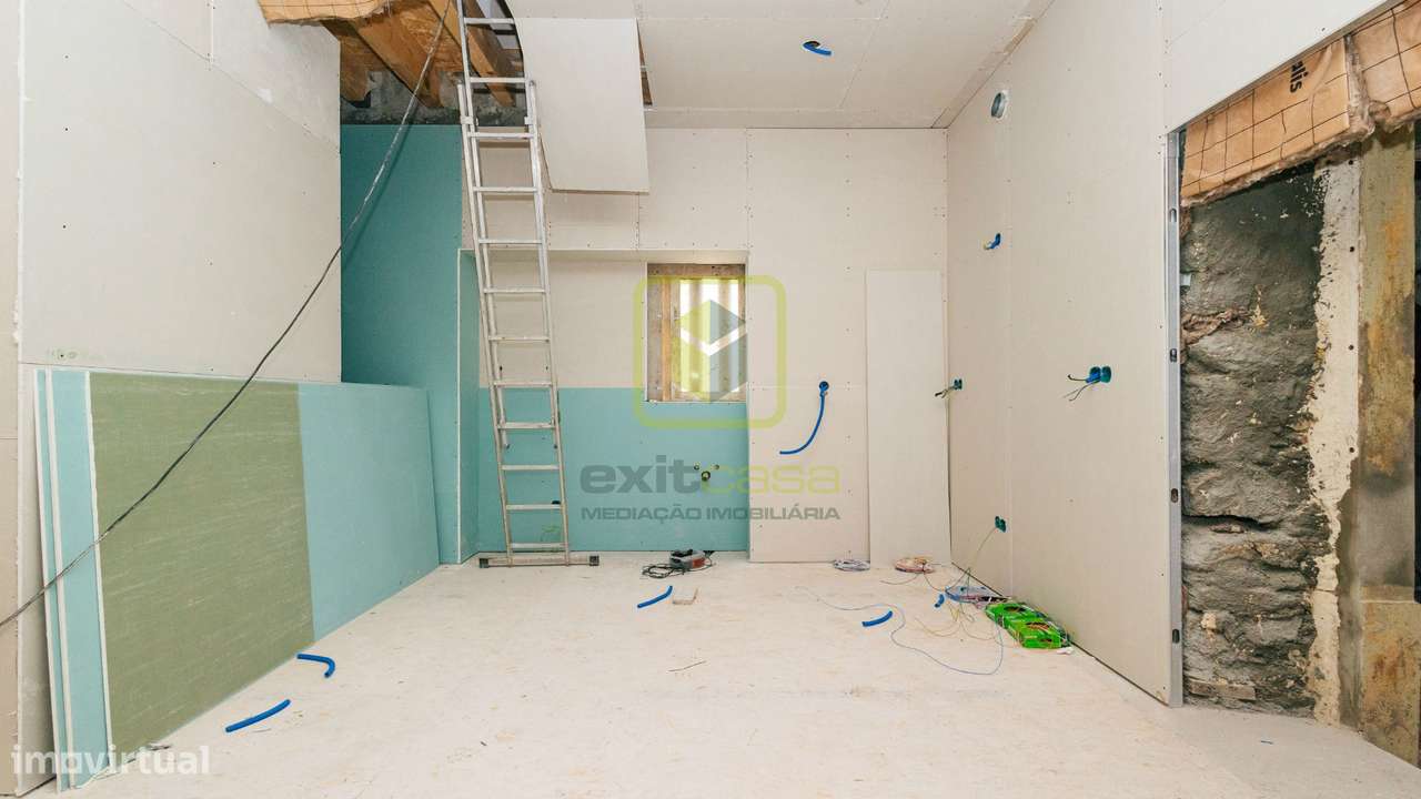 Moradia T4 remodelada - Grande imagem: 4/35