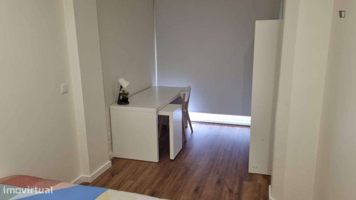 Quarto - localizado em Senhora da Hora Porto - Grande imagem: 4/10