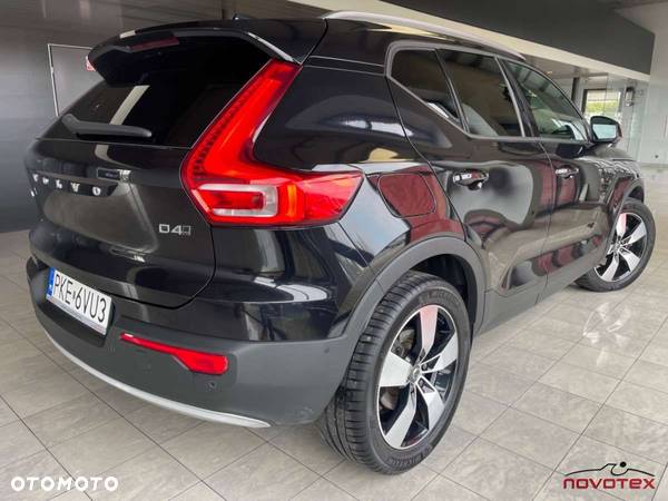 Volvo XC 40 D4 AWD Momentum Pro - 2