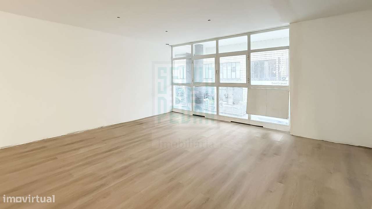 Apartamento T2+1 Centro de Paços de Ferreira-13