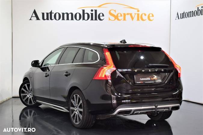 Volvo V60 D6 Plug-In-Hybrid AWD Geartronic Summum - 3