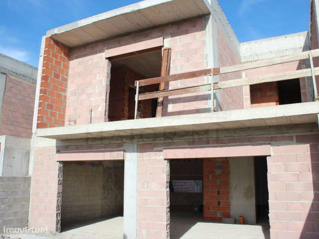 Moradias T3 em construção na urbanização Fonte Lagoa, Rio Maior-9