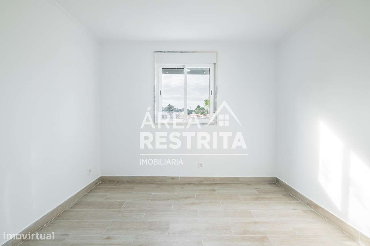 Moradia pré-fabricada nova T2 A VENDA no Parque Verde em Fernão Ferro.-7