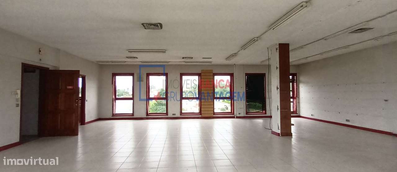 PRÉDIO MULTIFUNCINAL - FELGUEIRAS - Grande imagem: 4/21