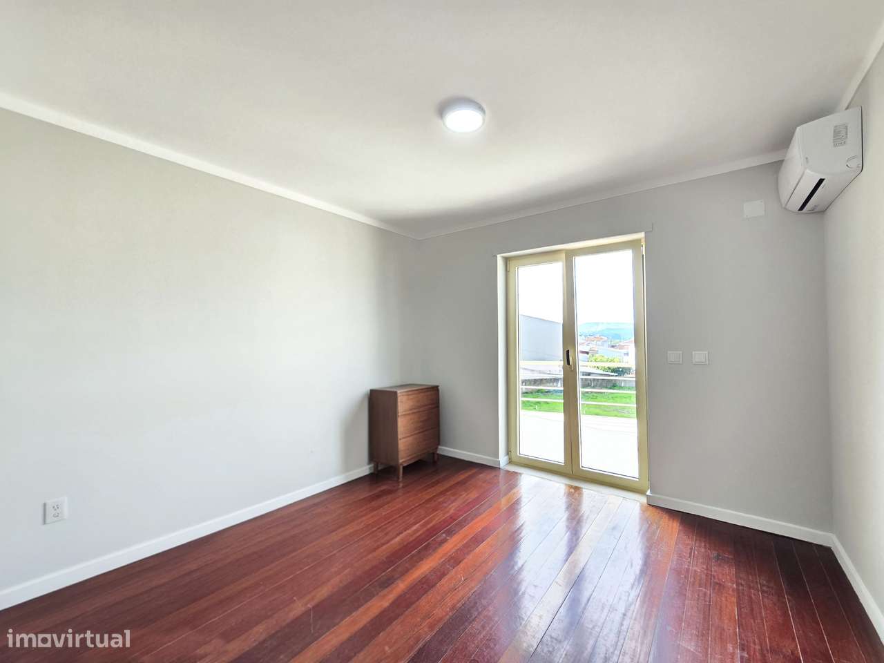 Moradia 5 quartos-12